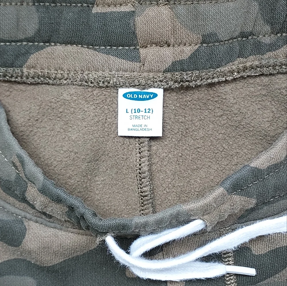 2 pair; Old Navy Camo (1) and Gray (1) Jogger Shorts for Boys, size 10-12 - Picture 12 of 13